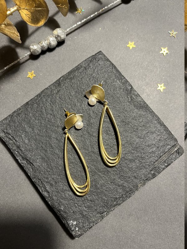 Triple Tone Long Earrings With Pearl