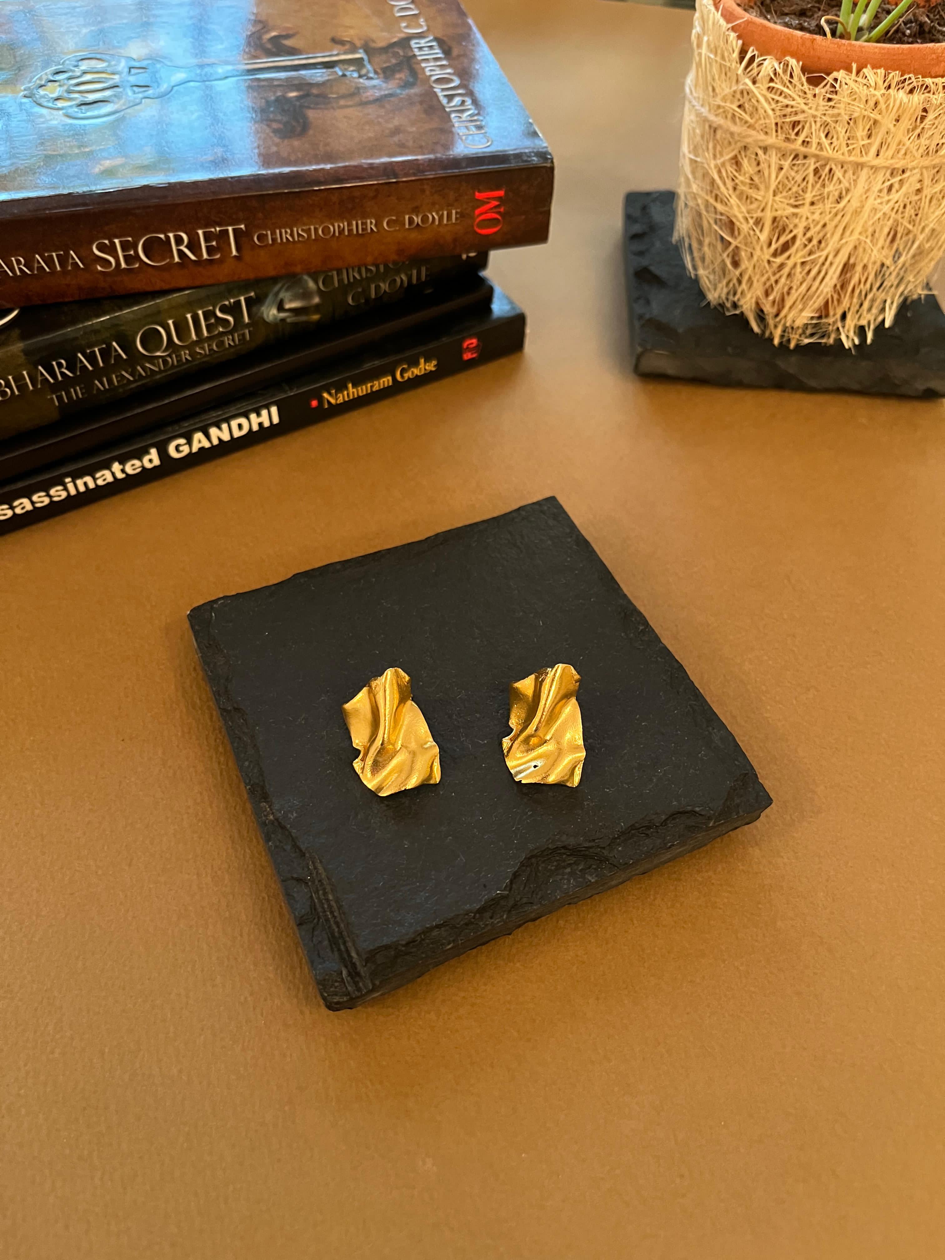 Crumpled Studs 